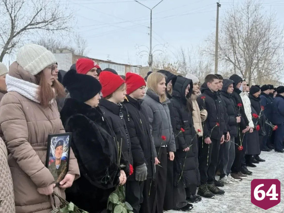 В Саратовской области открыли памятную плиту Герою России