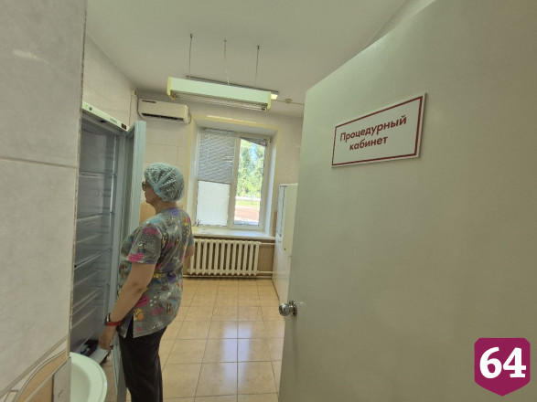Саратовские врачи спасают подростка с «адской болью» после пирсинга