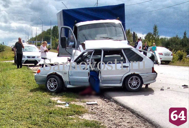 Водитель и пассажир легковушки погибли в аварии под Саратовом