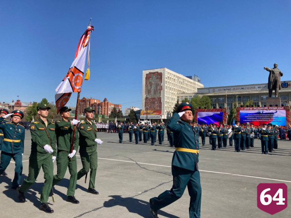 В Саратове состоялось торжественное прохождение войск в честь Дня Победы
