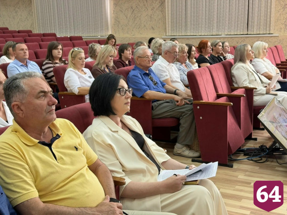 Саратовских ветеранов спецоперации обучают вождению на спецавтомобилях 