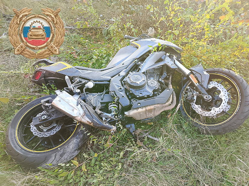 Мотоциклист пострадал в тройной аварии в Энгельсе