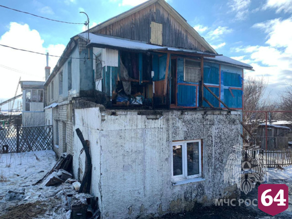 Из горящей квартиры на окраине Саратова спасли пьяного мужчину