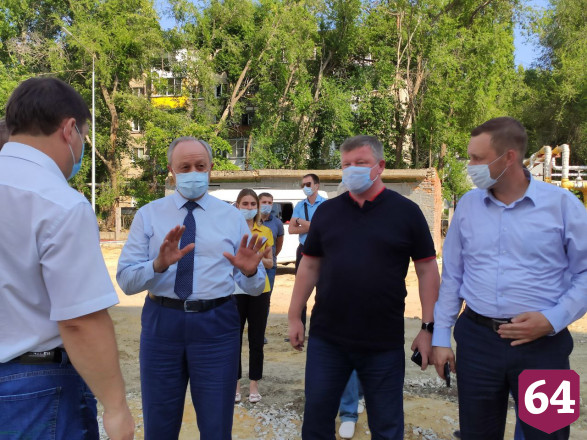 В Саратове достраивают школьный спорткомплекс с бассейном 