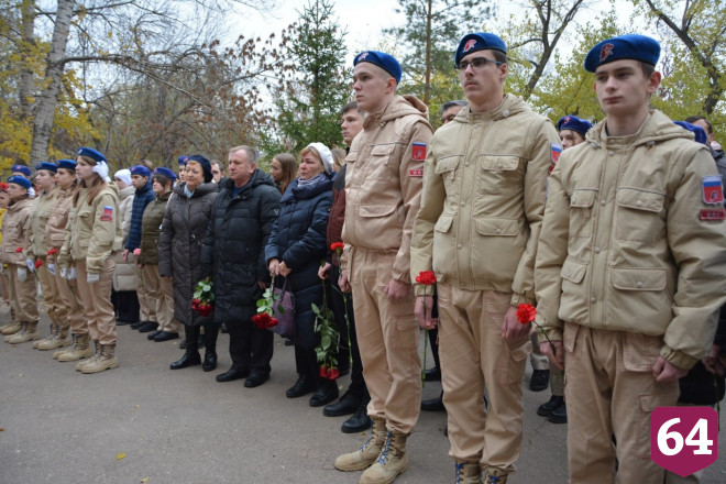Спасшему город летчику открыли мемориальную доску