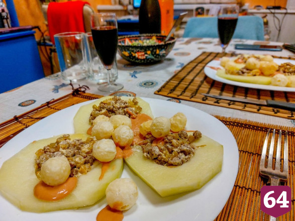 Саратовцев научили готовить дыню с мясом