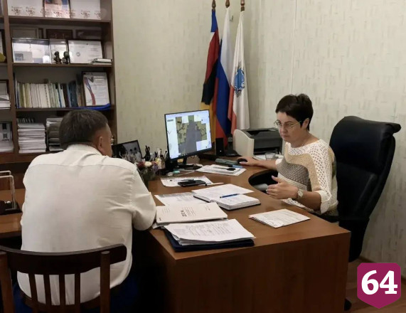 Жители пожаловались главе района на УК и демонтаж ларька