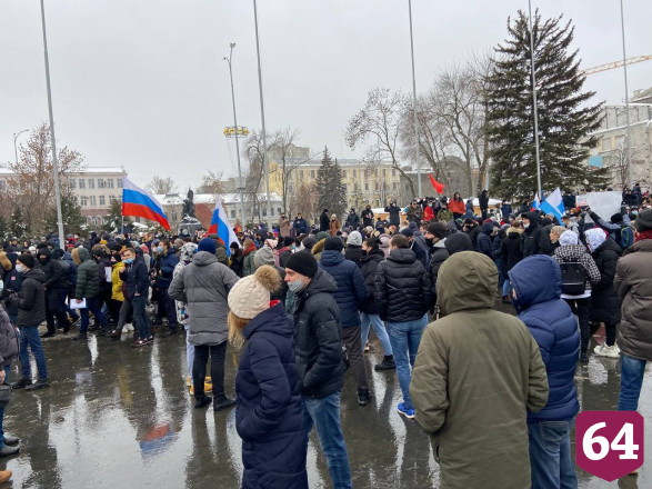 Участники митинга Навального штурмовали Саратовскую областную думу
