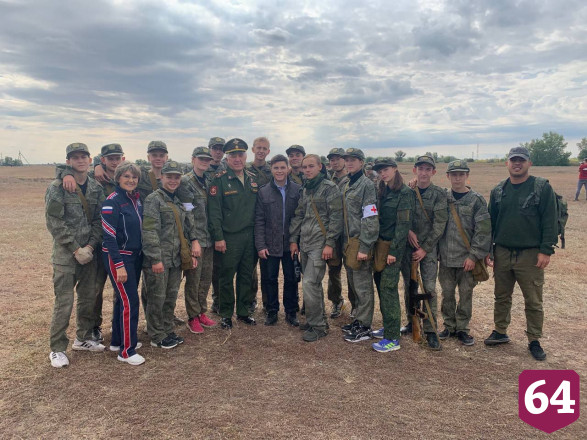 Саратовских школьников на «Зарнице Поволжья» наградили винтовкой