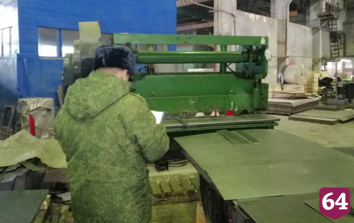 Рабочему отрезало кисть гидравлическими ножницами 