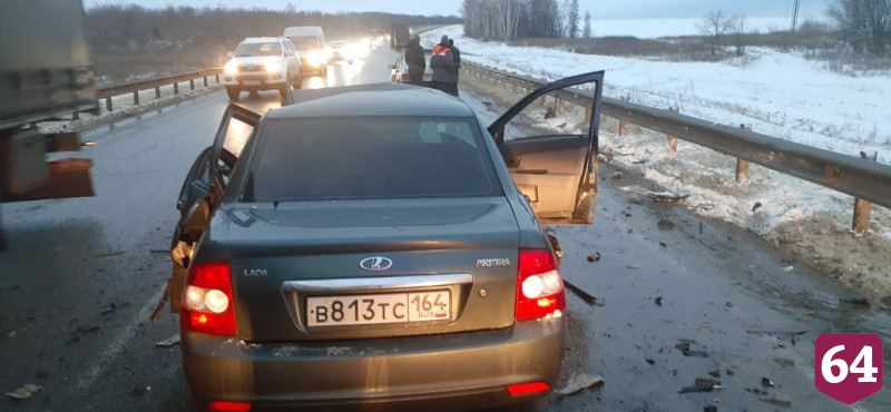 В массовом ДТП под Саратовом погиб молодой полицейский