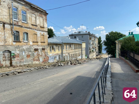 В центре Саратова вскрышные работы ведутся без ограждения 