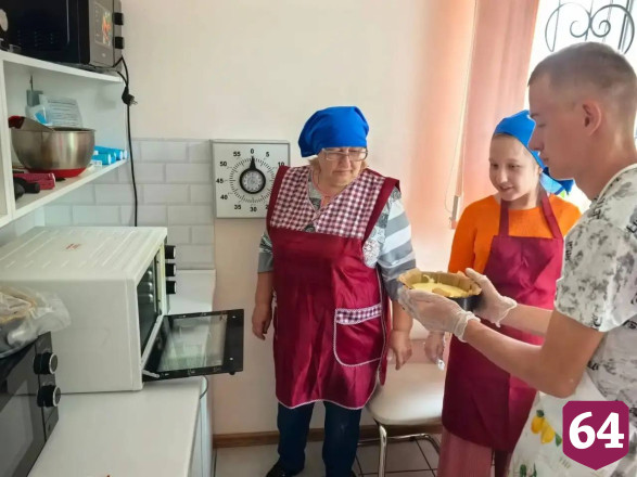 Саратовцы передадут на фронт новую партию «Валюшиных пирогов»