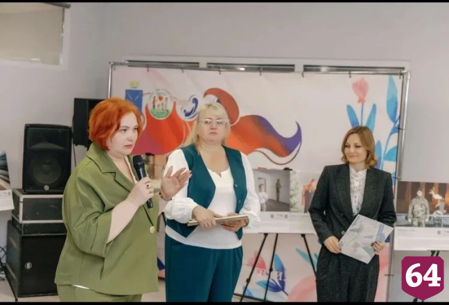 В Саратовской области открыли фотовыставки в поддержку материнства и детства