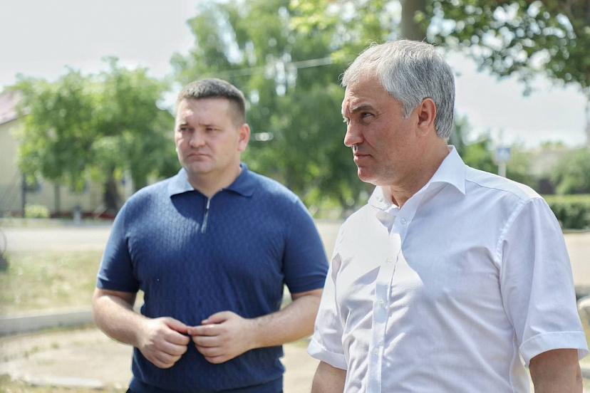 Володин потребовал отремонтировать «ужасные дороги» в Саратовской области