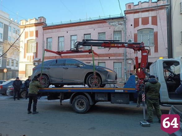 В Саратове на штрафстоянки попали 111 машин нарушителей парковки 