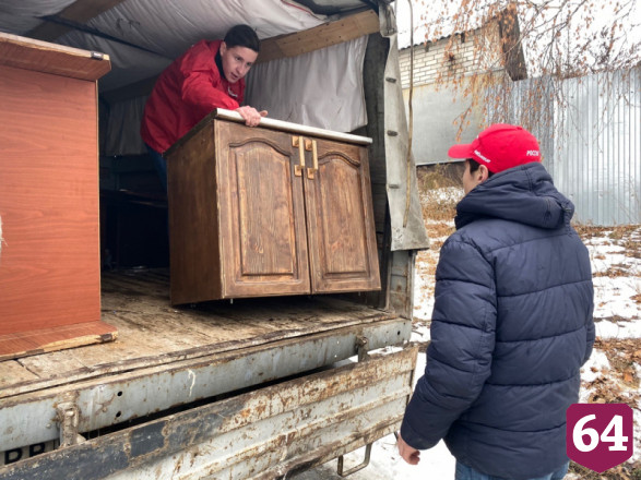 Саратовцы помогли пенсионерке отремонтировать дом после пожара 