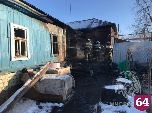 Тела мужчины и женщины нашли в сгоревшем доме под Саратовом