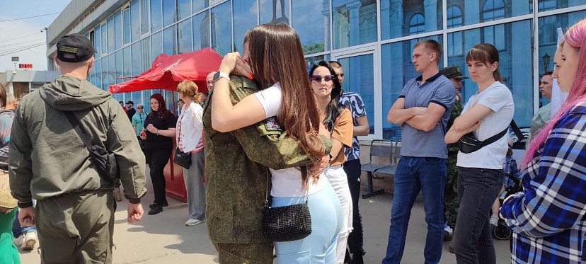Саратовцы после отпуска отправились в зону спецоперации