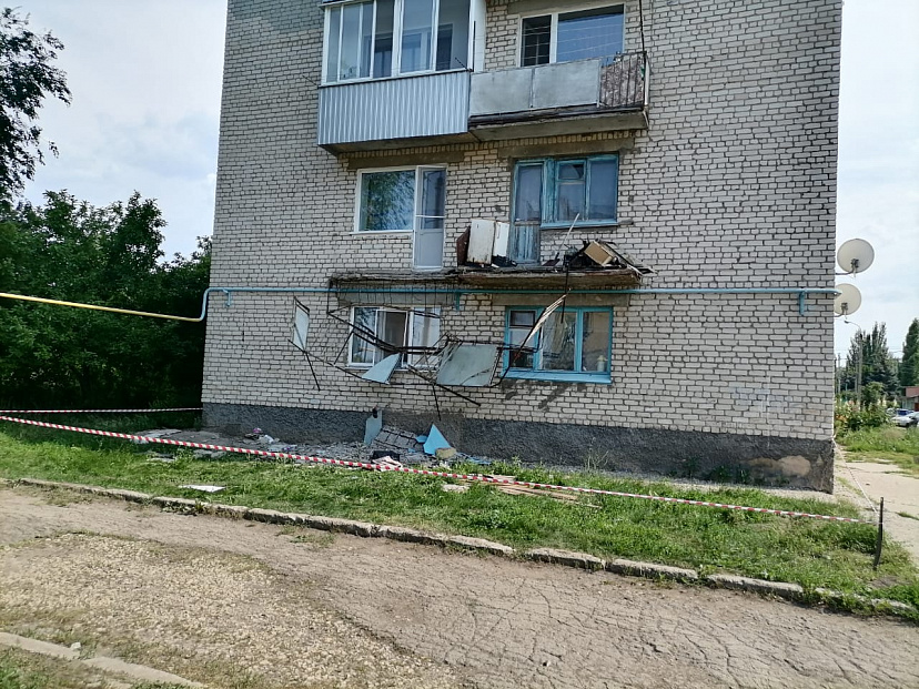Под Саратовом при обрушении балкона пострадали повар и медсестра