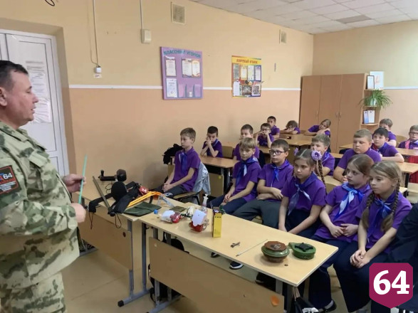 Саратовские школьники занимались огневой и тактической подготовкой