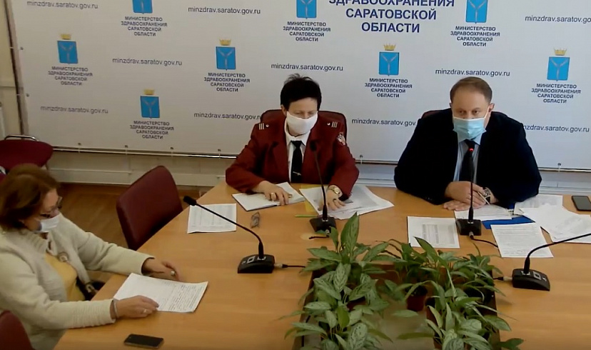 Медик ответил на критику недовольного лечением коронавируса священника 