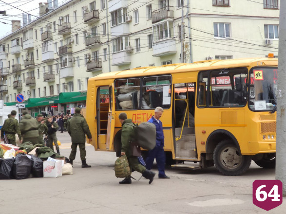 Мобилизованные отправились из Саратова к месту службы 