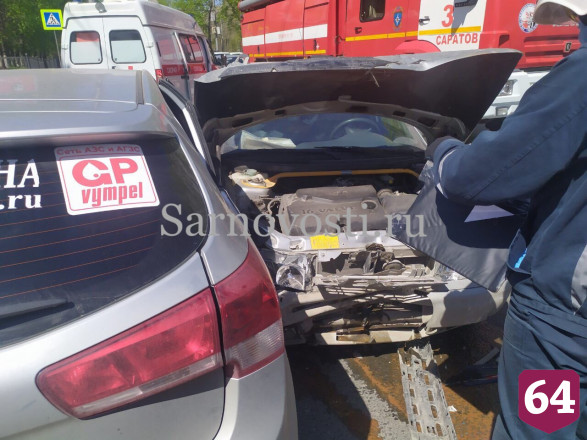В крупной аварии на Стрелке ранены 3 человека