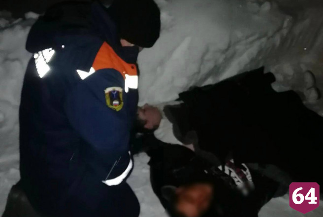 Женщина и мужчина отравились угарным газом в гараже под Саратовом 