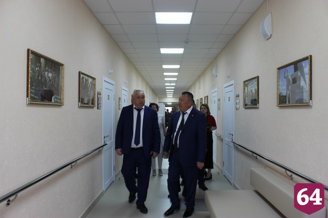 Сотрудники Энгельсского дома-интерната получили награды в профессиональный праздник
