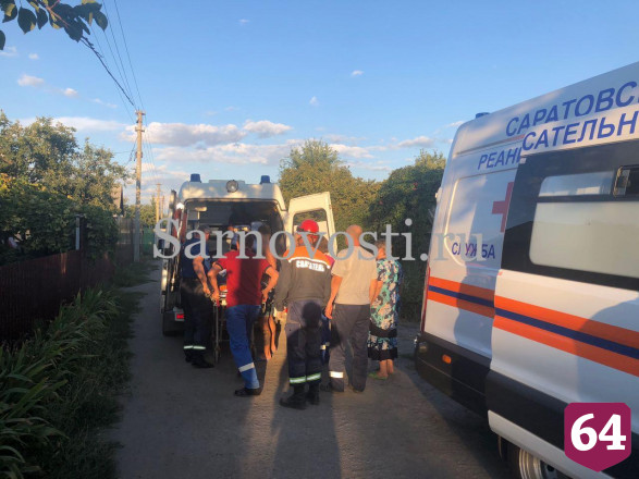 Житель Саратова упал с чердака и проткнул бедро трубой