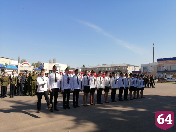 Юные саратовцы блеснули маршем под песню «День Победы»