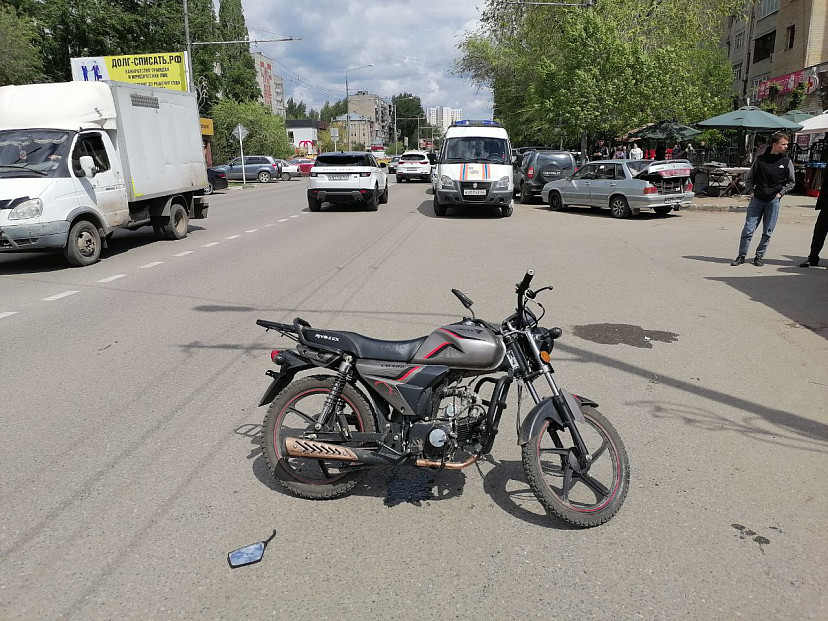 В Энгельсе мотоциклист задавил женщину с детьми