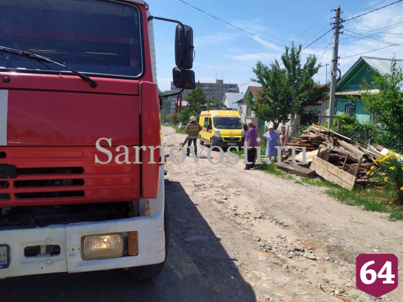 В Саратове пенсионерка надышалась дымом в горящем доме