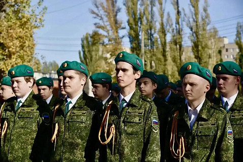 В Губернаторском колледже 320 студентов приняли кадетскую клятву