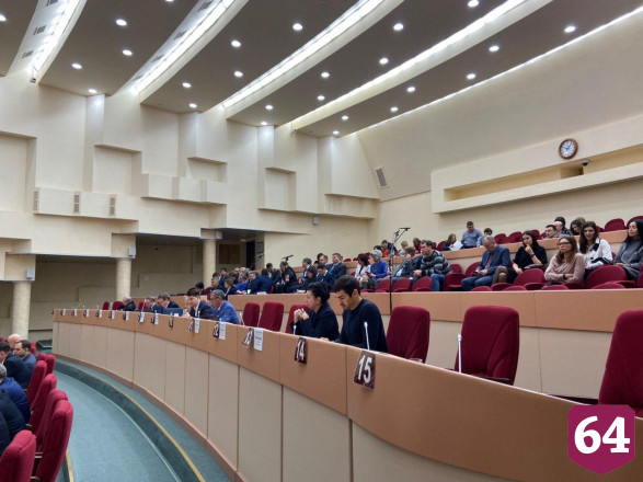Аварийные дома с землей на Огородной намерены продать за 13,9 млн рублей 