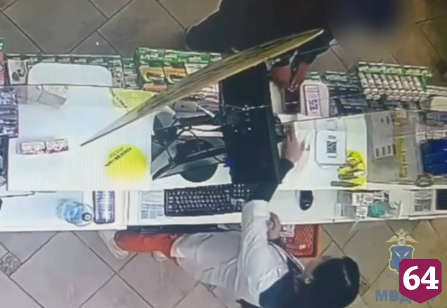 В Саратове женщина забрала забытый в аптеке телефон и попала под статью