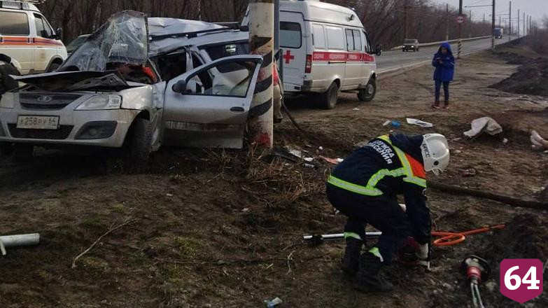 В аварии под Саратовом погибли многодетные супруги