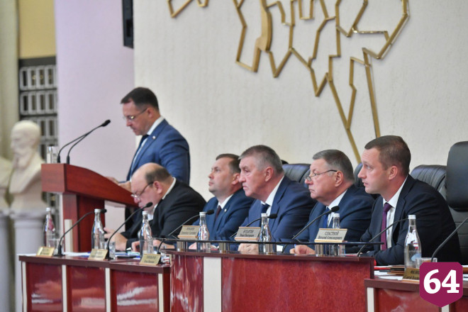 Роман Бусаргин поручил разобраться с долгами муниципалитетов  