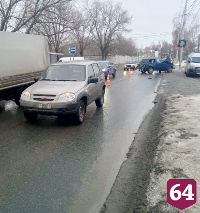 Водитель «Нивы» пострадал в массовой аварии на Танкистов