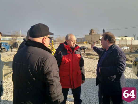 Подрядчики раньше срока достроят дорогу через переезд у Александровки