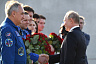 Владимир Путин оставил автограф в книге почетных гостей Парка покорителей космоса