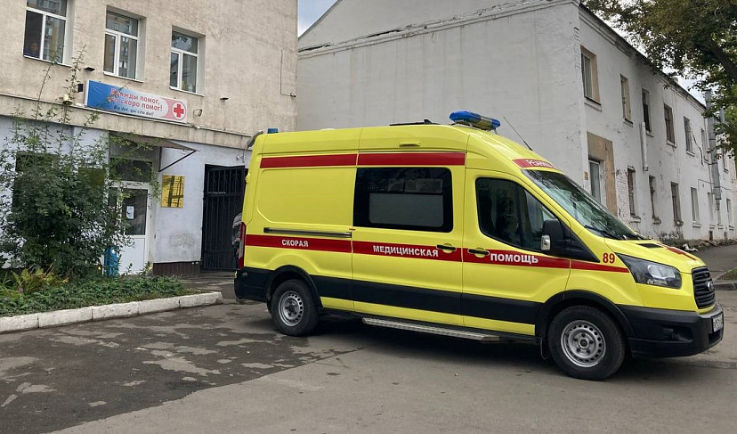 В больнице умер мужчина с переломанными ребрами