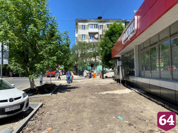 В Саратове дорожные рабочие массово игнорируют масочный режим 