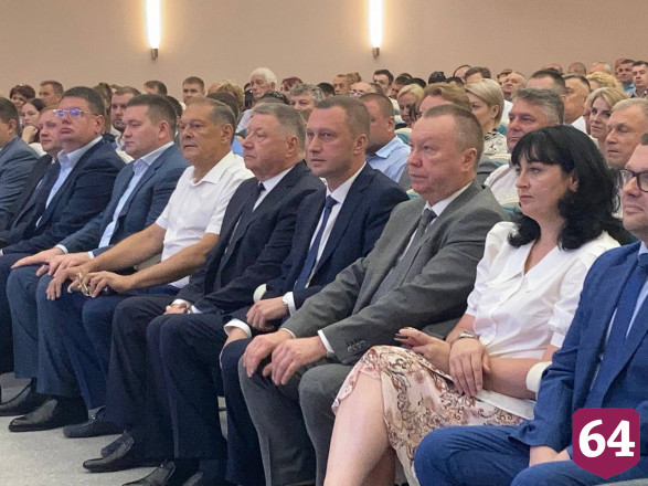 Бусаргин поблагодарил строителей за инфекционную больницу и набережную