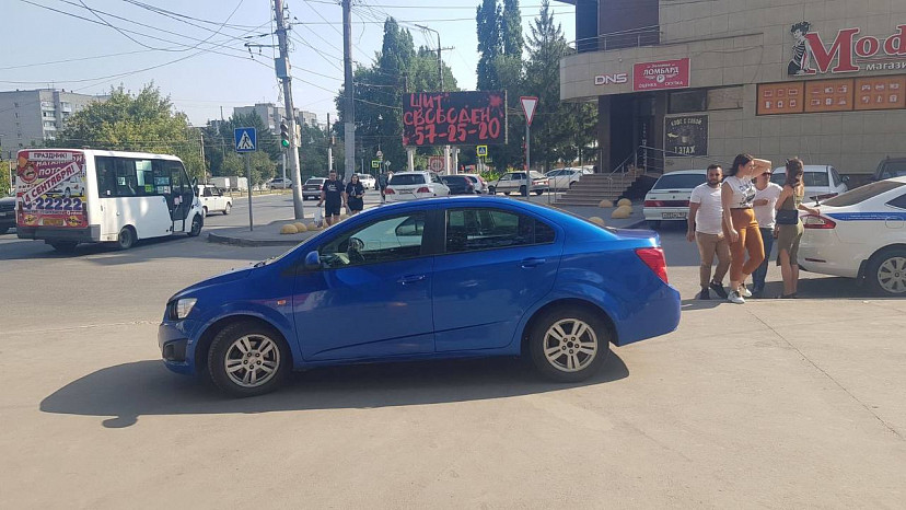 В Саратове иномарка сбила 65-летнюю женщину у остановки