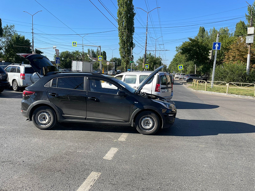 В ДТП на проспекте Строителей покалечилась женщина