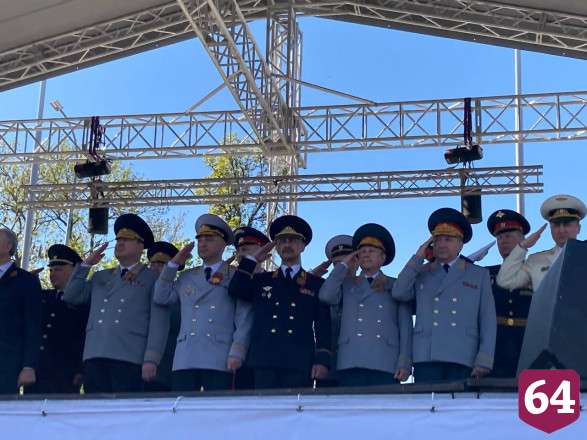 В Саратове состоялось торжественное прохождение войск в честь Дня Победы