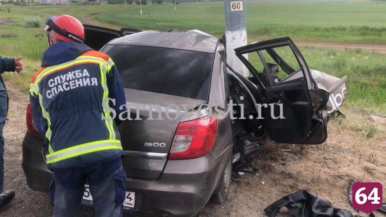 В ДТП на саратовской трассе погибла пассажирка такси Uber 