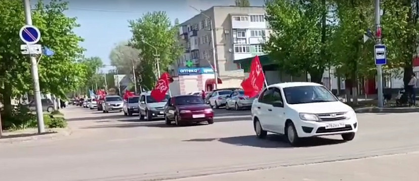 Автопробег в День Победы поддержали сотни горожан